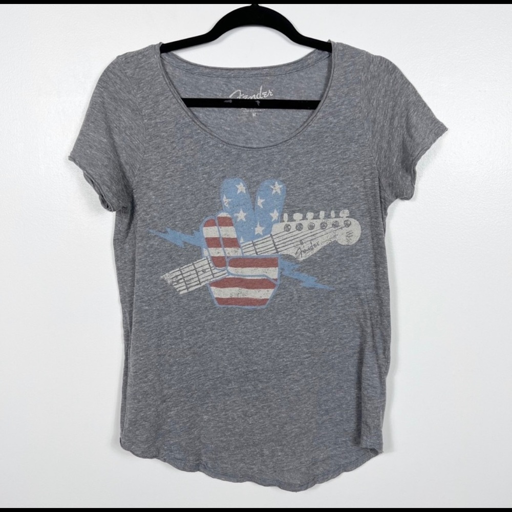 Fender by Lucky brand guitar peace sign shirt size XS photos not my actual item